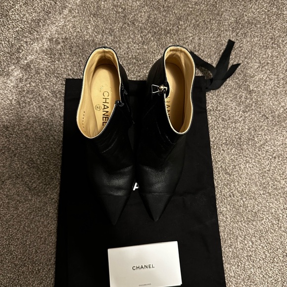 100% Authentic Chanel booties - Picture 5 of 5
